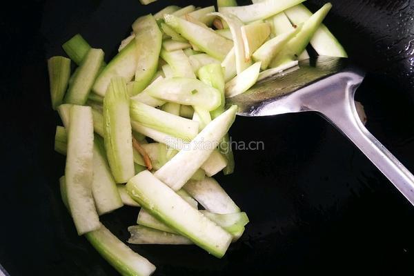 丝瓜粉丝肉片汤的做法图解10