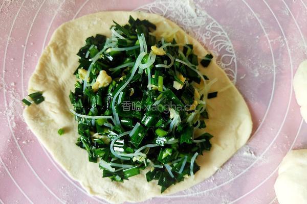 皮薄馅大韭菜馅饼的做法图解6