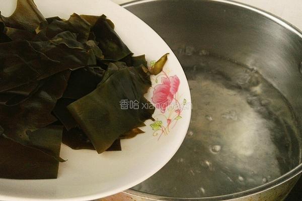 白菜海带圆子汤的做法图解5