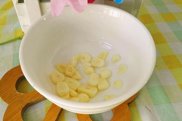 茄子炒韭菜的做法图解2