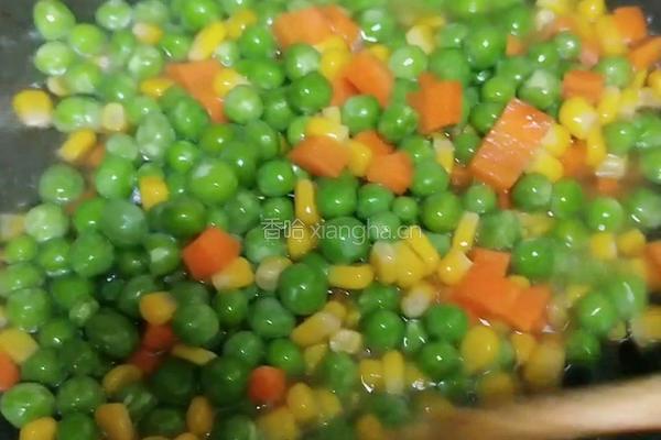 玉米炒豌豆的做法图解6