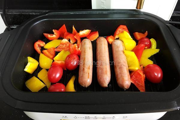 彩椒煎香肠的做法图解5