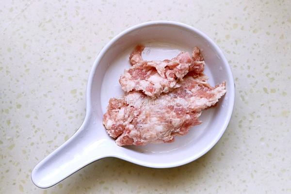 香椿肉酱拌面的做法图解1