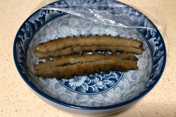 海参小米粥的做法图解2