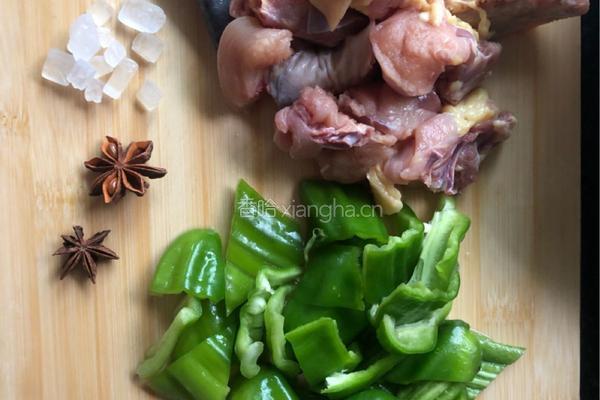 美味黄焖鸡的做法图解1