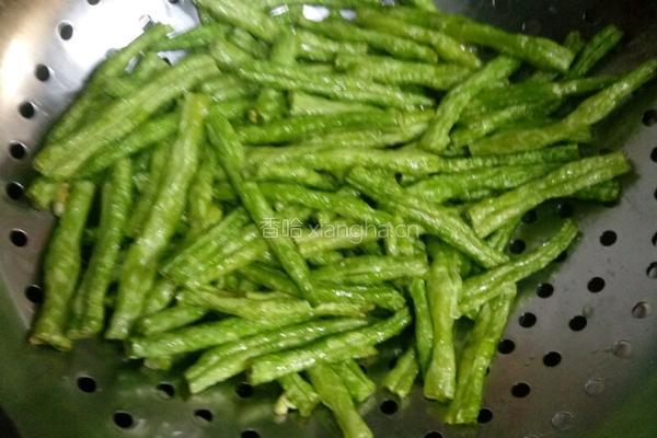 干煸豆角的做法图解3