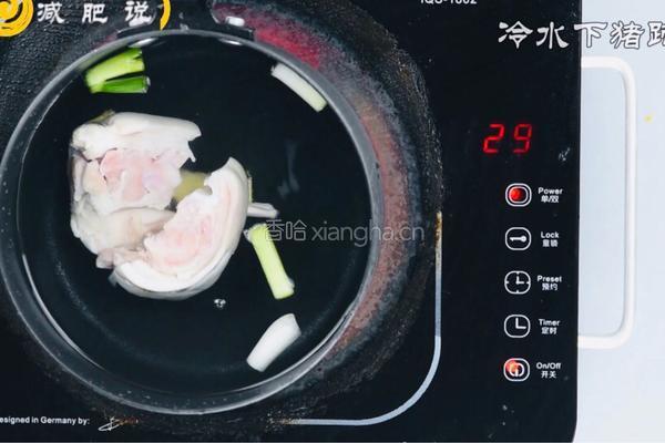 减肥能吃的花生南乳猪蹄的做法图解4