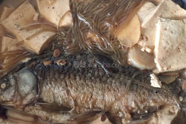 鲫鱼炖豆腐粉条的做法图解7
