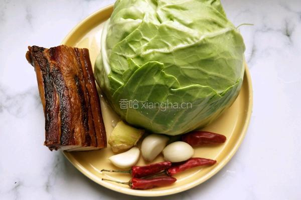 干锅腊肉包菜的做法图解2