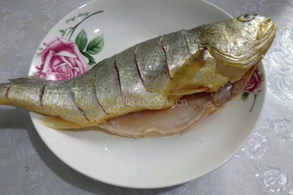 红烧黄花鱼的做法图解1