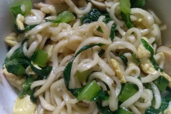 鸡蛋香肠炒面的做法图解6