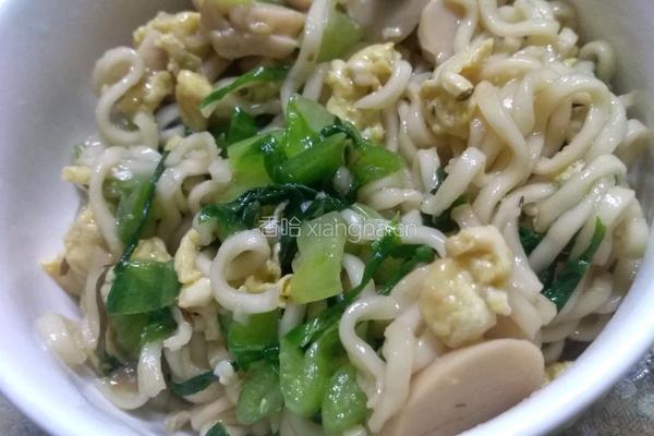 鸡蛋香肠炒面的做法图解5