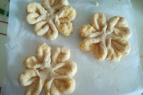 花型椰蓉面包的做法图解7