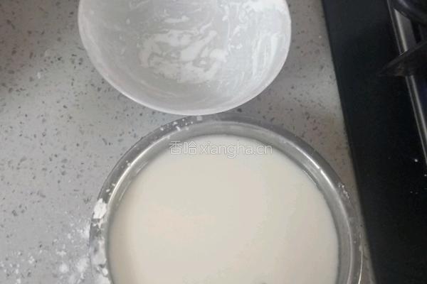 沁心凉粉的做法图解1