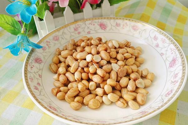 白萝卜花生牛肉丸子汤的做法图解2