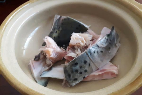 鱼头豆泡汤的做法图解2