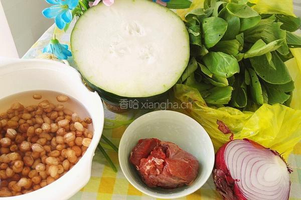 冬瓜青菜花生牛肉丸子汤的做法图解1