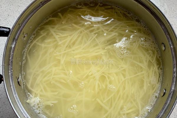 酸辣土豆丝的做法图解2