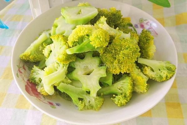 土豆地瓜炒西兰花的做法图解4