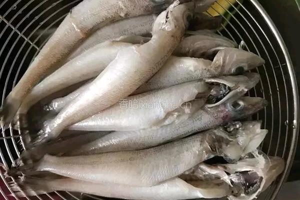香酥沙丁鱼的做法图解3