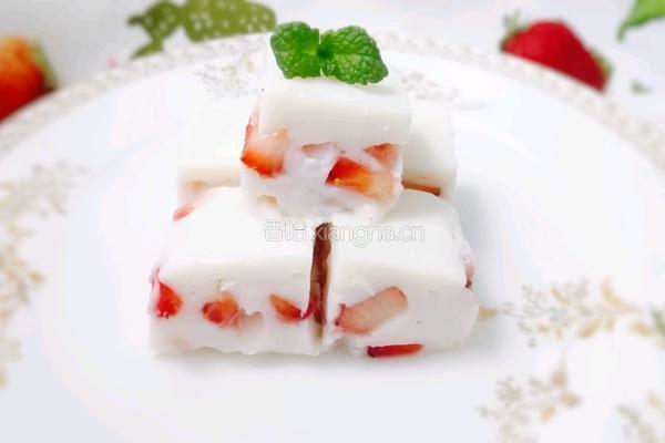 12M草莓牛奶小方