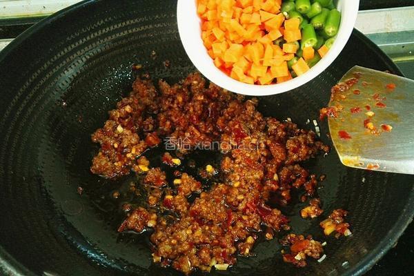 自制牛肉杂酱长寿面的做法图解10