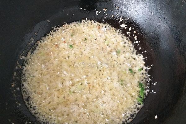 蒜蓉粉丝蒸扇贝的做法图解5