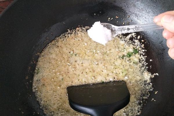 蒜蓉粉丝蒸扇贝的做法图解6