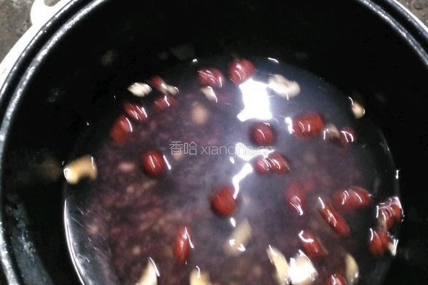 紫薯八宝粥的做法图解3