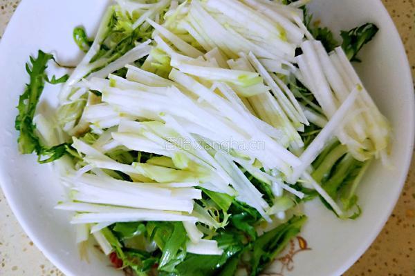 苦菊拌苤蓝(减脂菜）的做法图解6