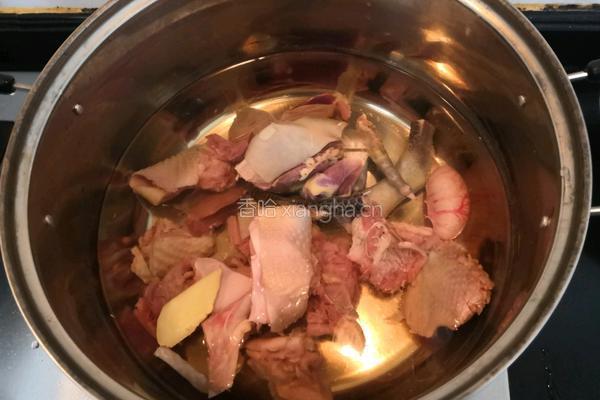 茭白木耳鸡汤的做法图解8