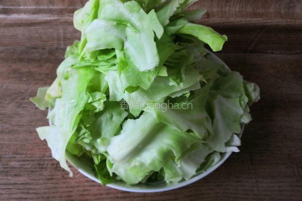 包菜炒豆皮的做法图解2