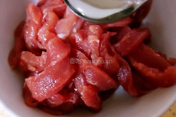 芹菜炒肉丝的做法图解3