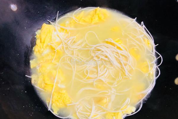 妈妈的味道，葱花鸡蛋银丝面的做法图解2