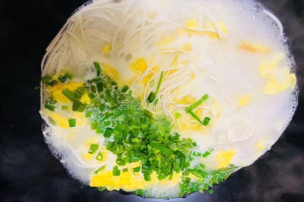 妈妈的味道，葱花鸡蛋银丝面的做法图解3