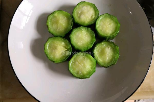丝瓜蒸扇贝的做法图解4