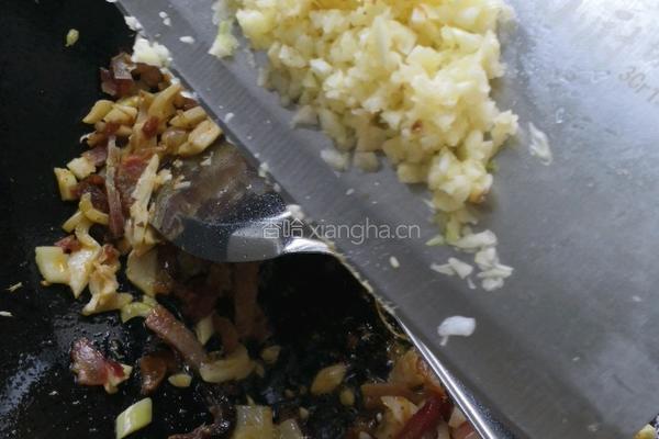 腊肉炒饭的做法图解7