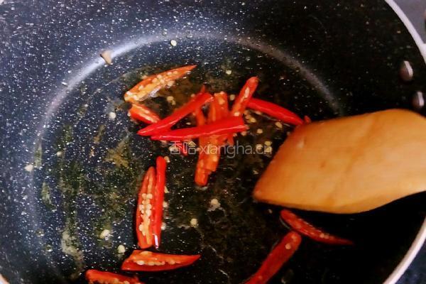 芹菜炒肉丝的做法图解13