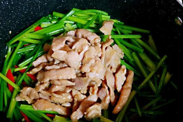 芹菜炒肉丝的做法图解16