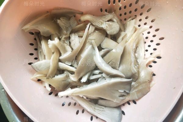干炸蘑菇的做法图解2