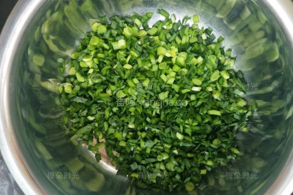 韭菜鸡蛋堡的做法图解2