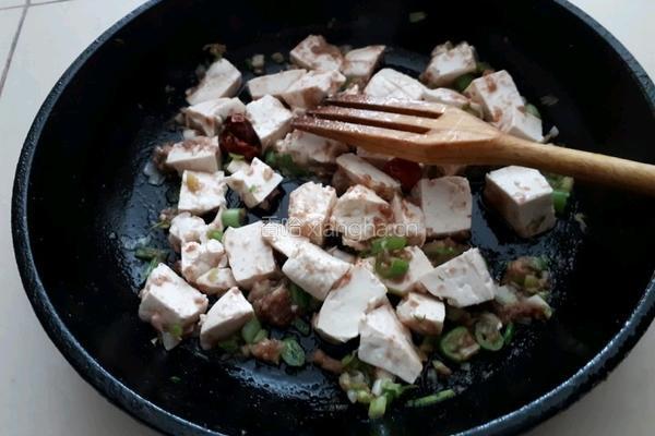 虾酱烧豆腐的做法图解6
