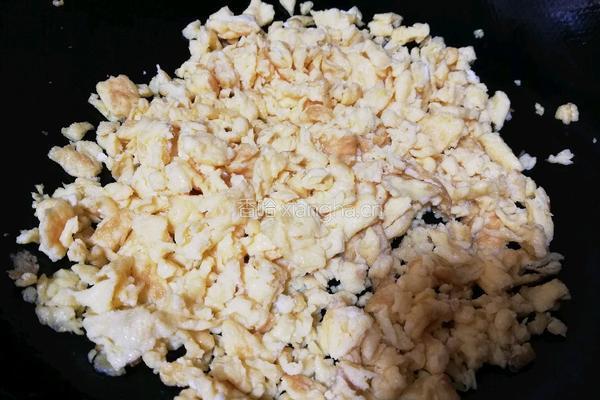 韭菜鸡蛋虾皮煎饼的做法图解3