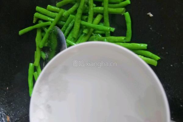 烧肉炒豆角的做法图解6