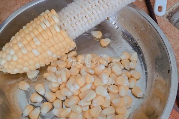菲菜玉米饼的做法图解1