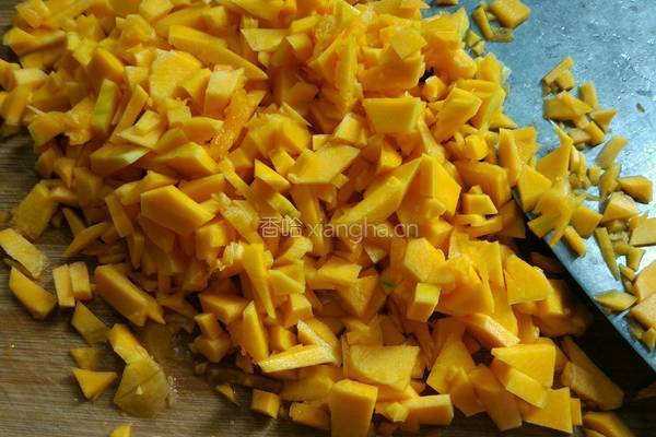 南瓜粥(去葱花可作为婴儿辅食）的做法图解1