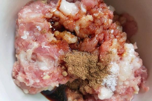 萝卜瘦肉馅饼的做法图解4