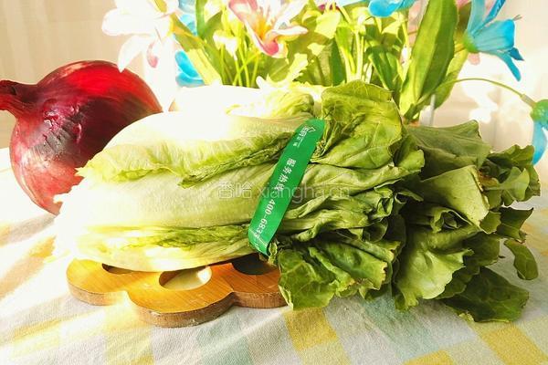 洋葱炒生菜的做法图解1
