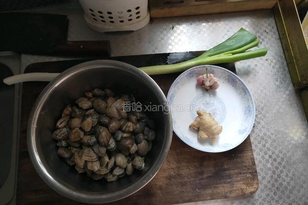 秘制花甲的做法图解1