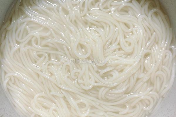 凉拌鸡丝米线的做法图解8